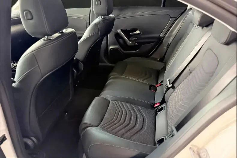 Mercedes-Benz CLA 180 (Clasa CLA) din 2025 cu 11.000 km - oferta MER236013 - foto 12