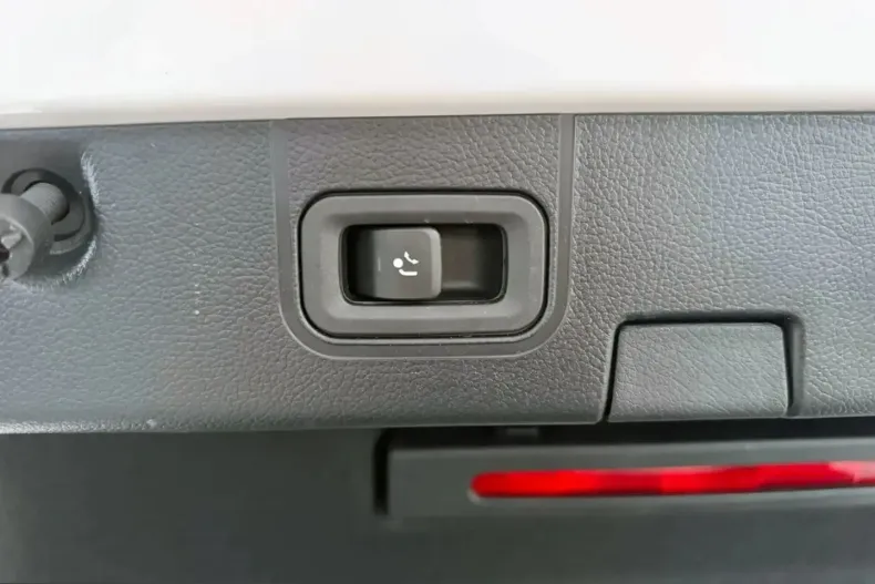 Mercedes-Benz CLA 180 (Clasa CLA) din 2025 cu 11.000 km - oferta MER236013 - foto 21