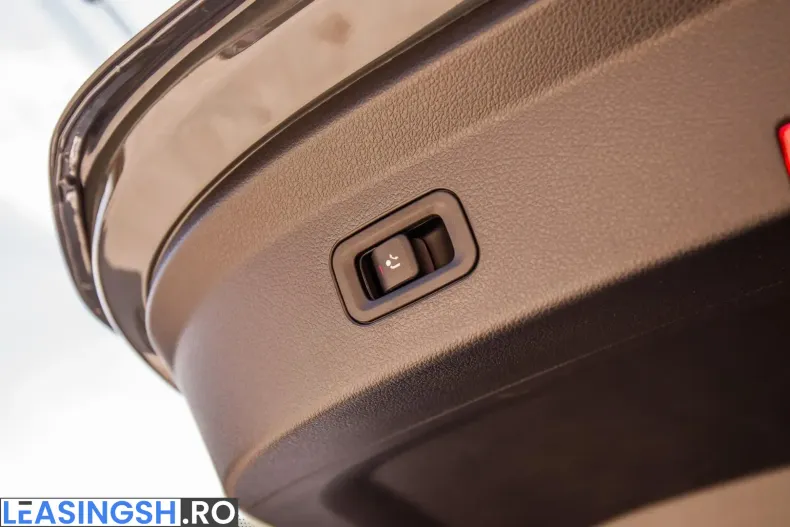 Mercedes-Benz C 160 (Clasa C) din 2025 cu 3.000 km - oferta MER236015 - foto 37