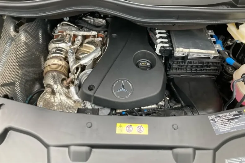 Mercedes-Benz V 300 (Clasa V) din 2024 cu 19.850 km - oferta MER236037 - foto 8