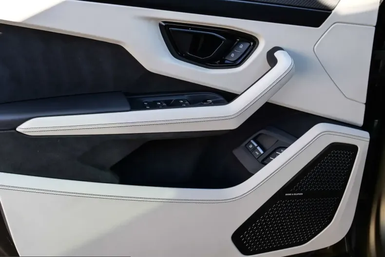 Lamborghini Urus din 2025 cu 8.550 km - oferta LAM236039 - foto 30