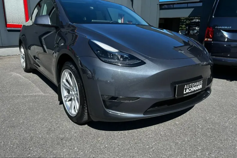 Tesla Model Y din 2023 cu 60.250 km - oferta TES236067 - foto 3