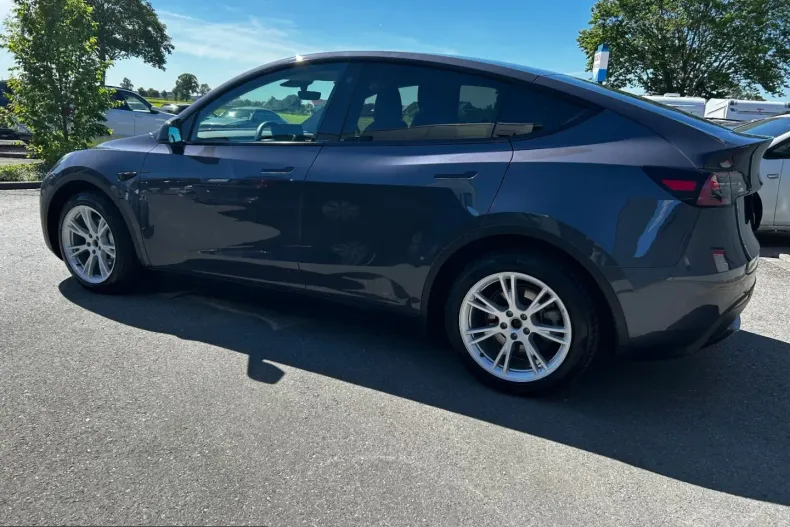 Tesla Model Y din 2023 cu 60.250 km - oferta TES236067 - foto 8
