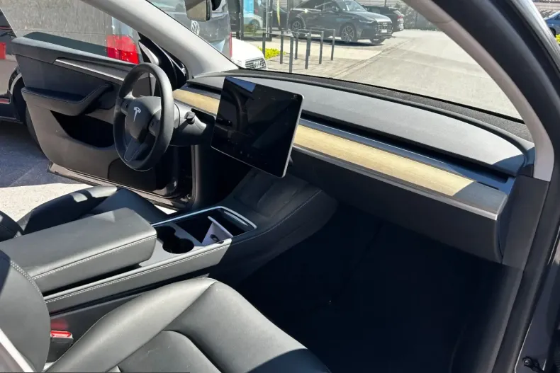Tesla Model Y din 2023 cu 60.250 km - oferta TES236067 - foto 9