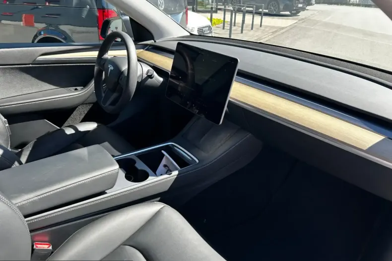 Tesla Model Y din 2023 cu 60.250 km - oferta TES236067 - foto 11