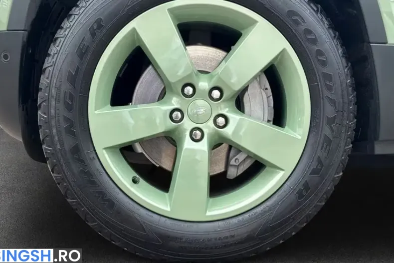 Land Rover Defender din 2023 cu 11.814 km - oferta LAN236072 - foto 6
