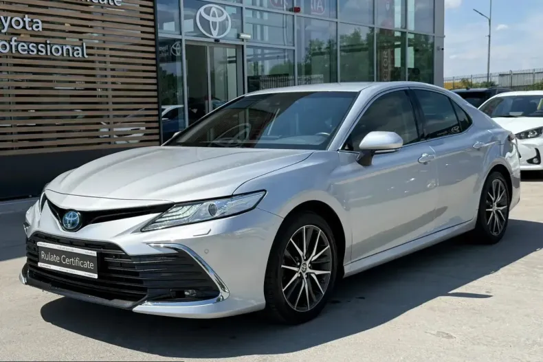 Toyota Camry din 2023 cu 53.477 km - oferta TOY236083 - foto 2