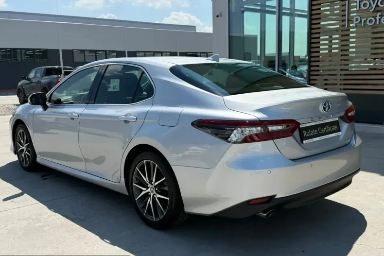 Toyota Camry din 2023 cu 53.477 km - oferta TOY236083 - foto 7