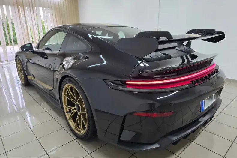 Porsche 992 din 2025 cu 2.700 km - oferta POR236086 - foto 2