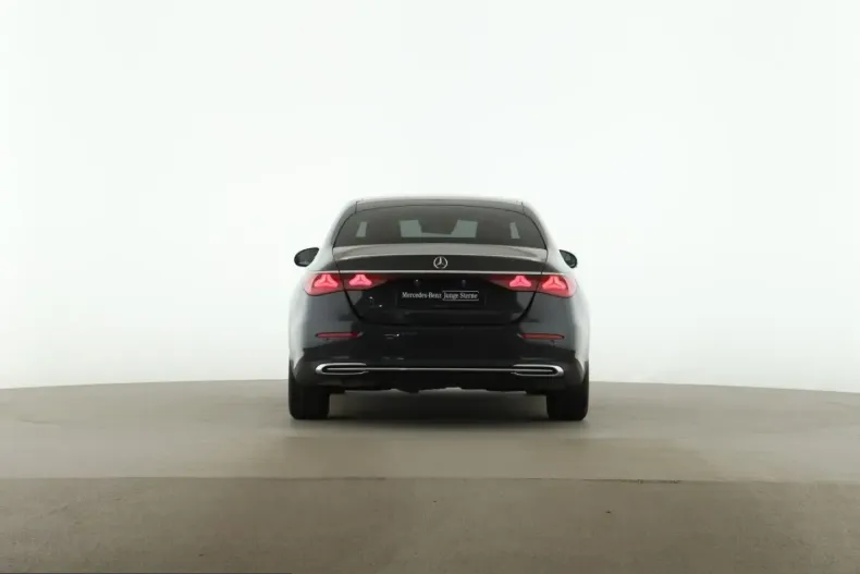 Mercedes-Benz E 220 (Clasa E) din 2025 cu 13.100 km - oferta MER236100 - foto 4