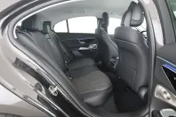 Mercedes-Benz E 220 (Clasa E) din 2025 cu 13.100 km - oferta MER236100 - foto 13