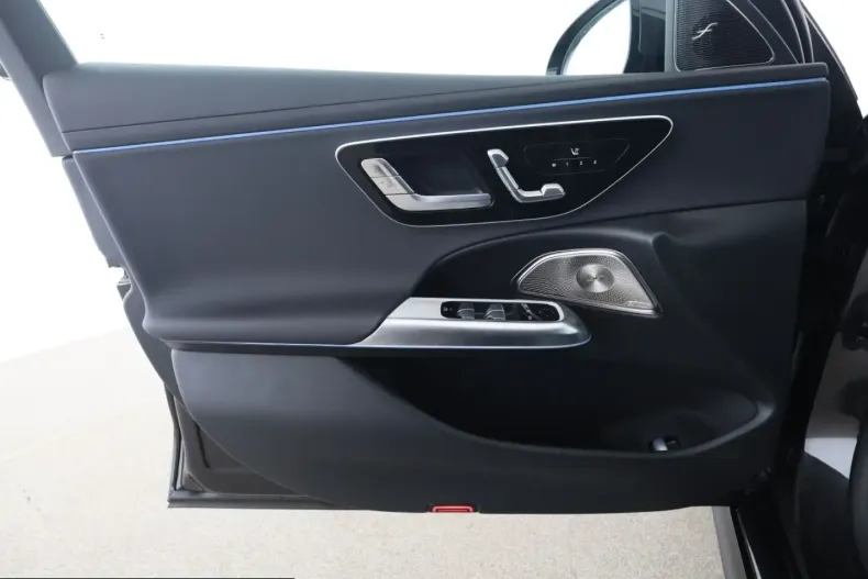 Mercedes-Benz E 220 (Clasa E) din 2025 cu 13.100 km - oferta MER236100 - foto 14