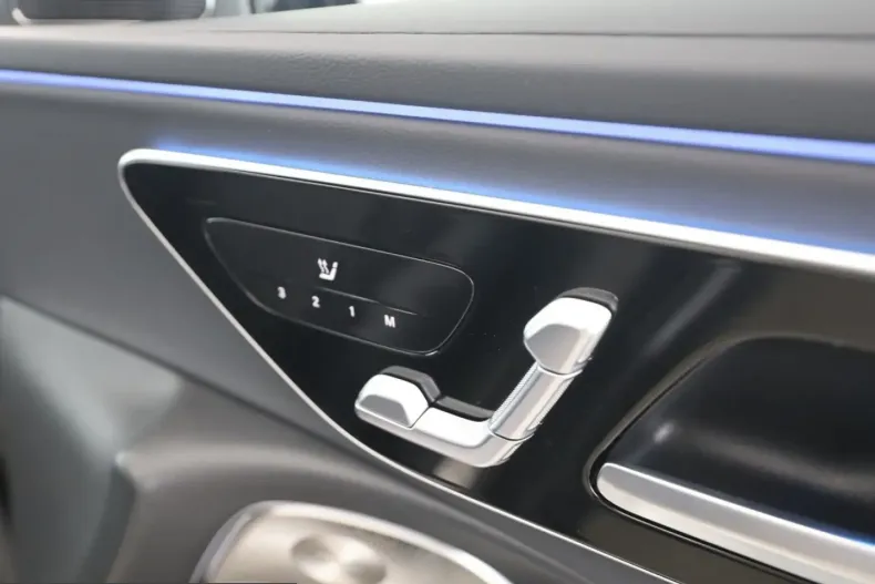 Mercedes-Benz E 220 (Clasa E) din 2025 cu 13.100 km - oferta MER236100 - foto 16