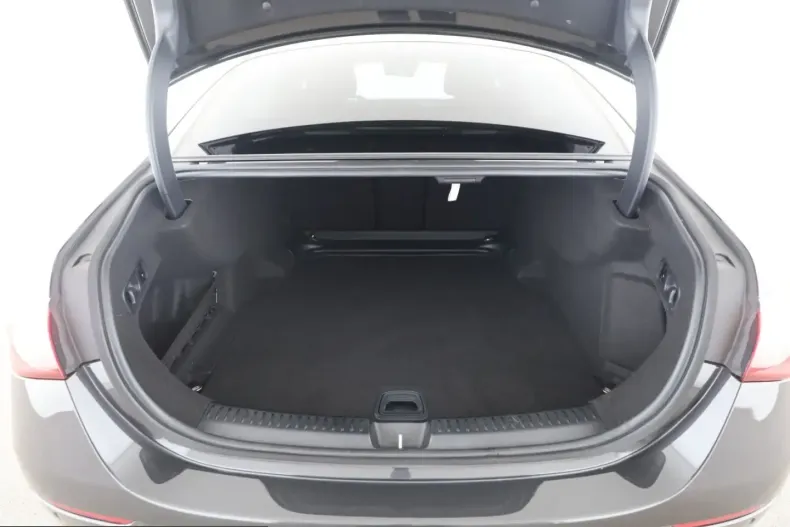 Mercedes-Benz E 220 (Clasa E) din 2025 cu 13.100 km - oferta MER236100 - foto 20