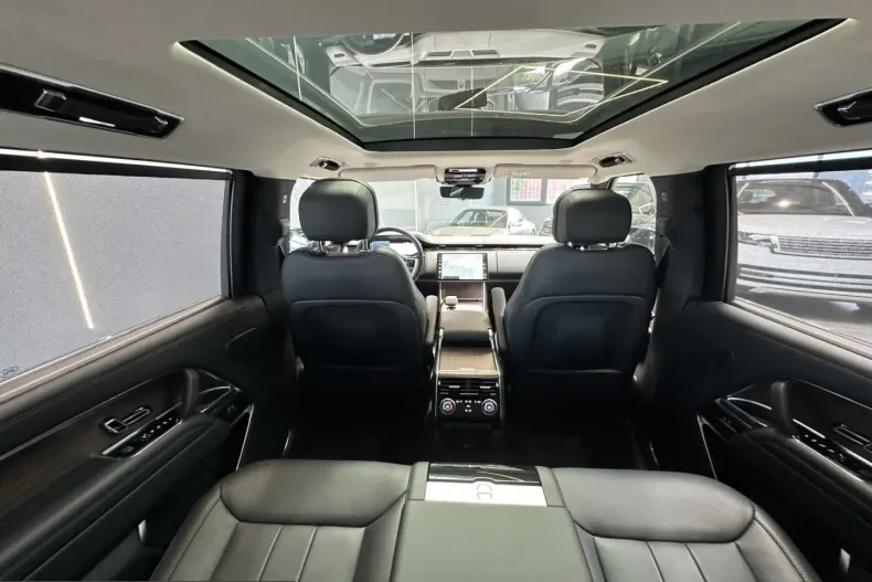 Land Rover Range Rover din 2023 cu 17.500 km - oferta LAN236103 - foto 25