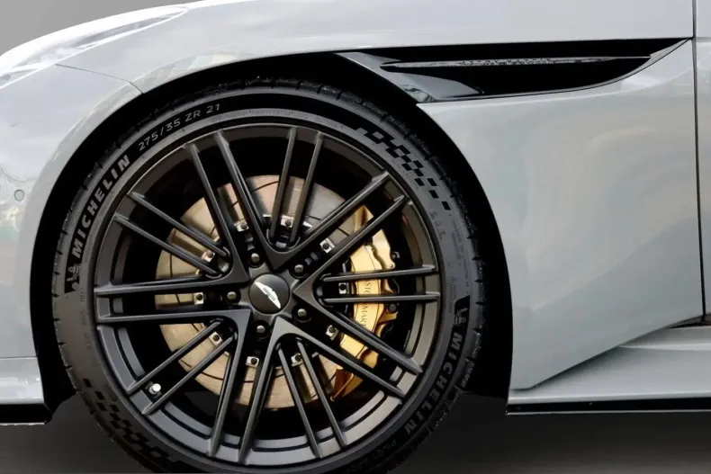 Aston Martin DB12 din 2024 cu 10.500 km - oferta AST236138 - foto 11