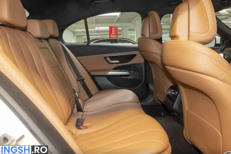 Mercedes-Benz E 220 (Clasa E) din 2025 cu 29.735 km - oferta MER236152 - foto 10