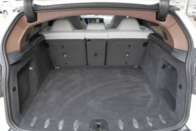 BMW XM (Seria X) din 2024 cu 27.800 km - oferta BMW236163 - foto 11