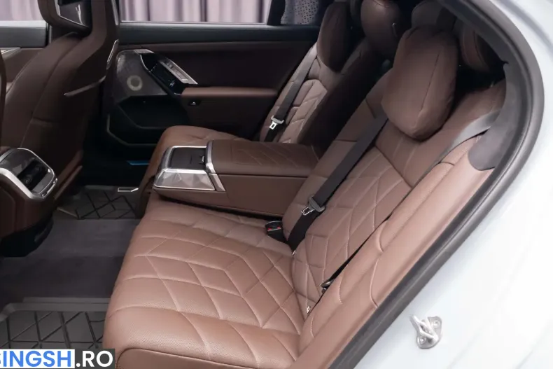 BMW 750 (Seria 7) din 2024 cu 9.471 km - oferta BMW236165 - foto 32