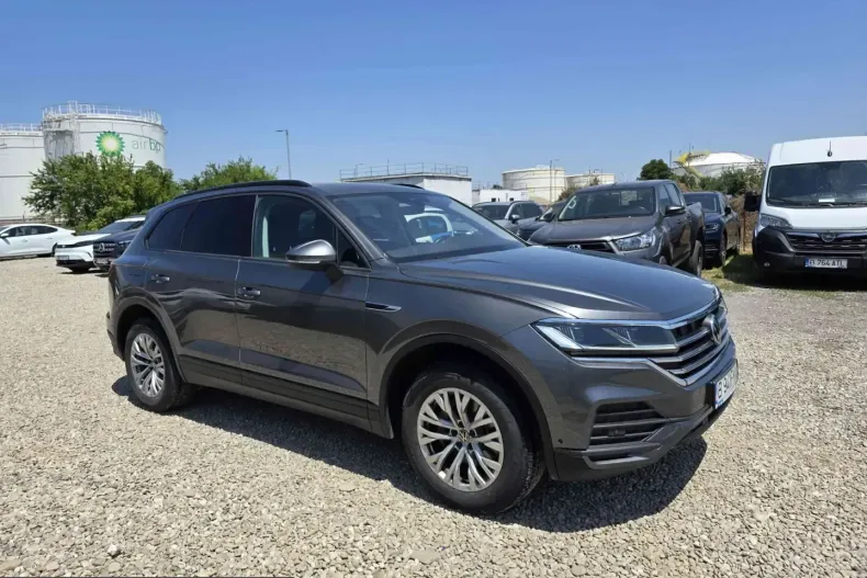Volkswagen Touareg din 2021 cu 140.277 km - oferta VOL236173 - foto 2