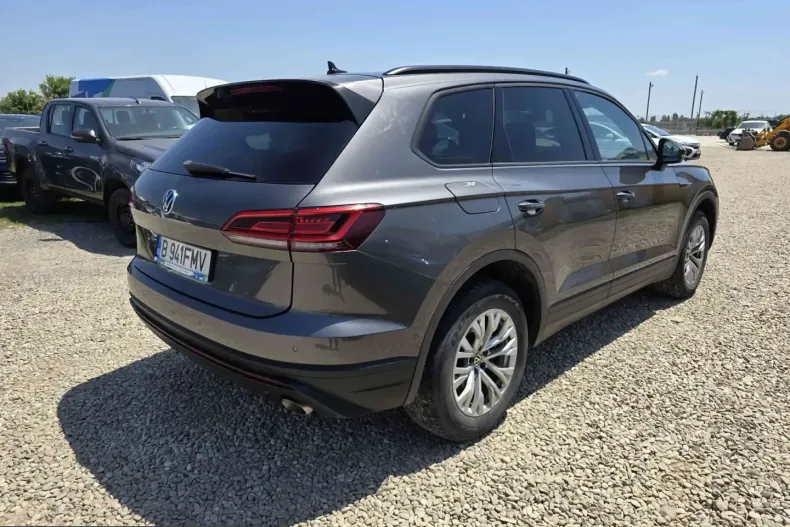 Volkswagen Touareg din 2021 cu 140.277 km - oferta VOL236173 - foto 3