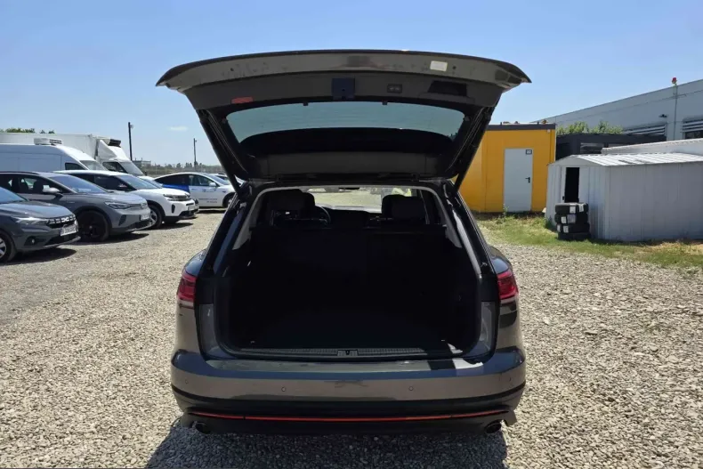 Volkswagen Touareg din 2021 cu 140.277 km - oferta VOL236173 - foto 7