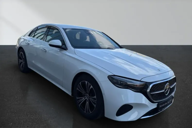 Mercedes-Benz E 220 (Clasa E) din 2025 cu 4.480 km - oferta MER236179 - foto 4
