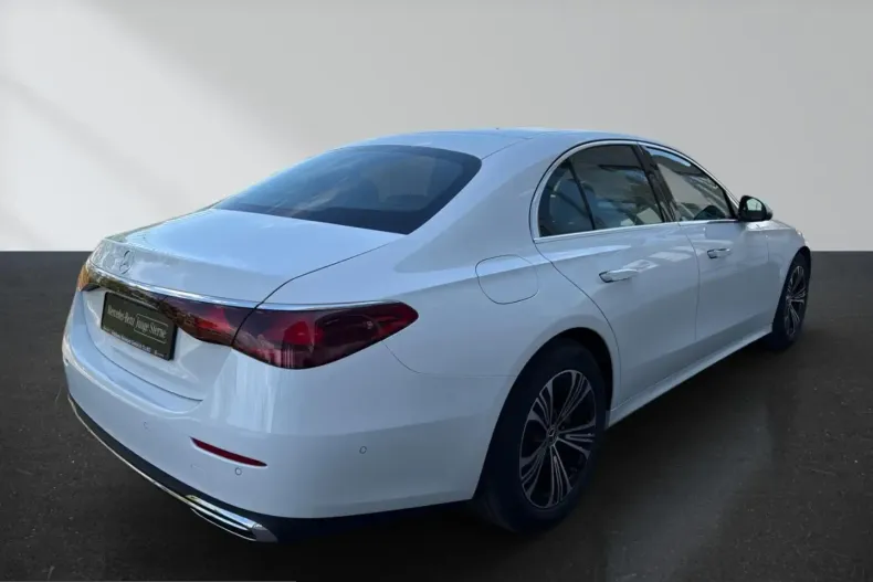Mercedes-Benz E 220 (Clasa E) din 2025 cu 4.480 km - oferta MER236179 - foto 6