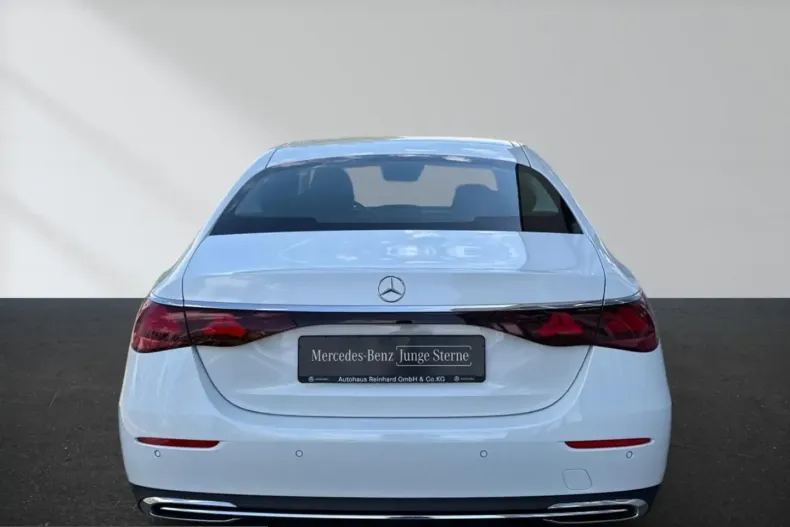 Mercedes-Benz E 220 (Clasa E) din 2025 cu 4.480 km - oferta MER236179 - foto 7