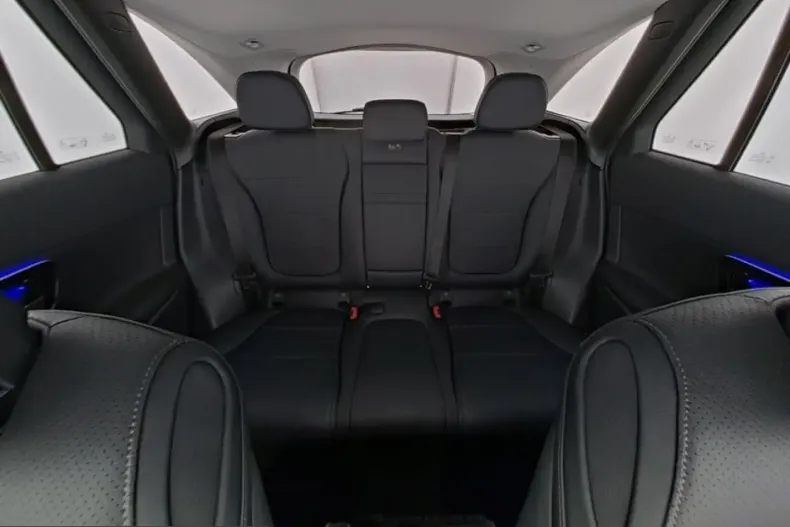 Mercedes-Benz GLC 200 (Clasa GLC) din 2025 cu 32.000 km - oferta MER236181 - foto 8