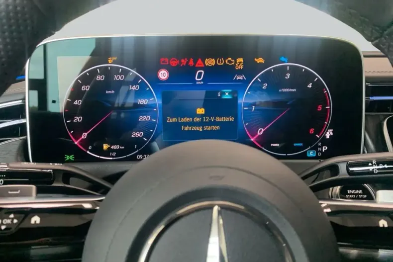 Mercedes-Benz E 220 (Clasa E) din 2025 cu 9.799 km - oferta MER236189 - foto 17