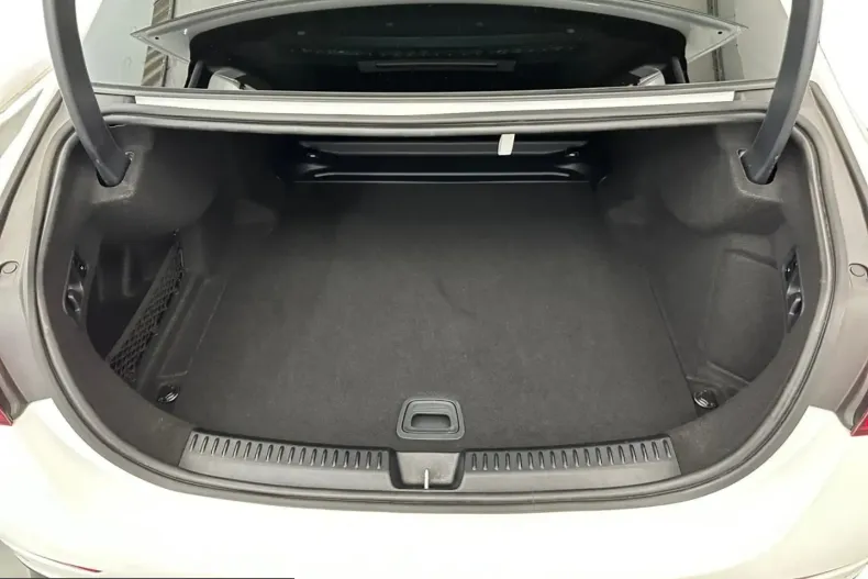 Mercedes-Benz E 220 (Clasa E) din 2025 cu 24.218 km - oferta MER236190 - foto 6