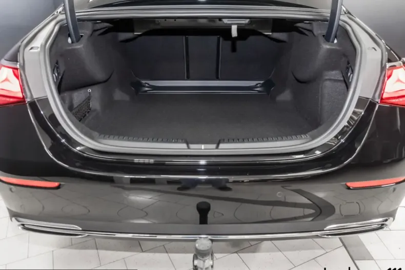 Mercedes-Benz E 220 (Clasa E) din 2025 cu 37.778 km - oferta MER236194 - foto 9