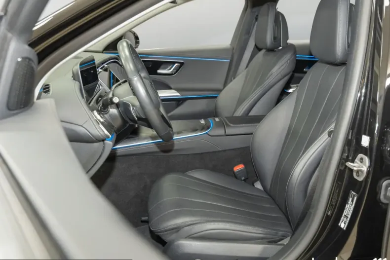 Mercedes-Benz E 220 (Clasa E) din 2025 cu 37.778 km - oferta MER236194 - foto 12