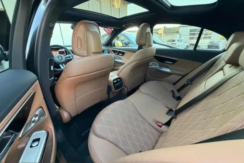 Mercedes-Benz E 220 (Clasa E) din 2025 cu 25.683 km - oferta MER236195 - foto 18