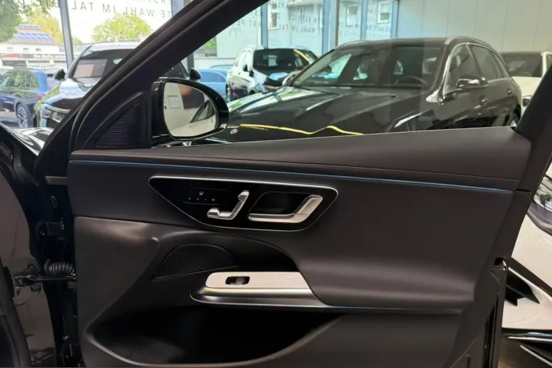 Mercedes-Benz E 220 (Clasa E) din 2025 cu 19.468 km - oferta MER236199 - foto 14
