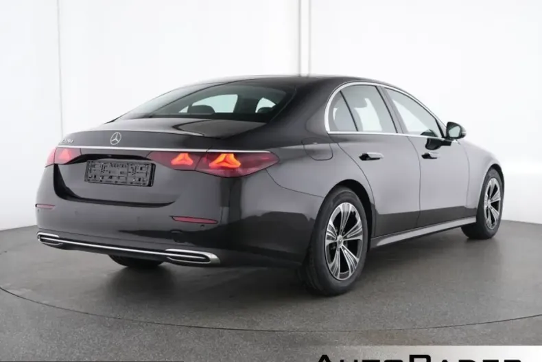Mercedes-Benz E 220 (Clasa E) din 2025 cu 26.300 km - oferta MER236202 - foto 2