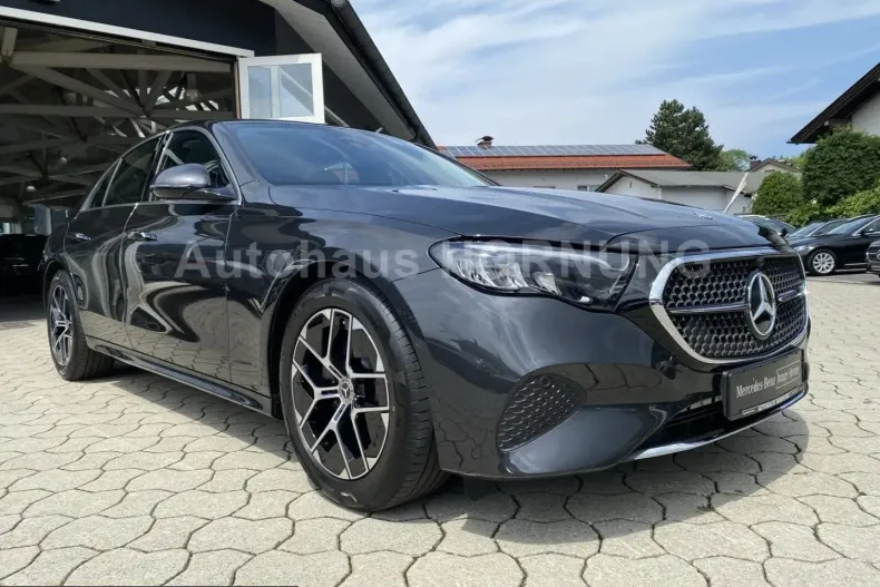Mercedes-Benz E 220 (Clasa E) din 2025 cu 9.942 km - oferta MER236203 - foto 3