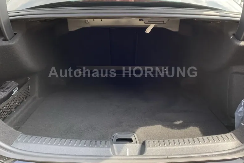 Mercedes-Benz E 220 (Clasa E) din 2025 cu 9.942 km - oferta MER236203 - foto 6
