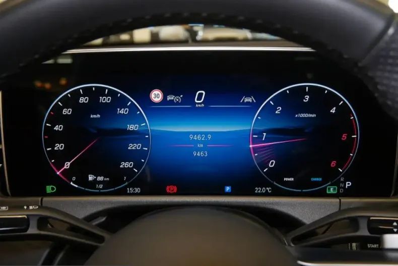 Mercedes-Benz E 220 (Clasa E) din 2025 cu 9.447 km - oferta MER236205 - foto 22
