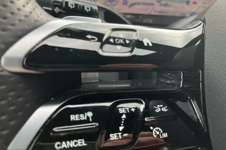 Mercedes-Benz GLC 300 (Clasa GLC) din 2024 cu 49.300 km - oferta MER236223 - foto 13