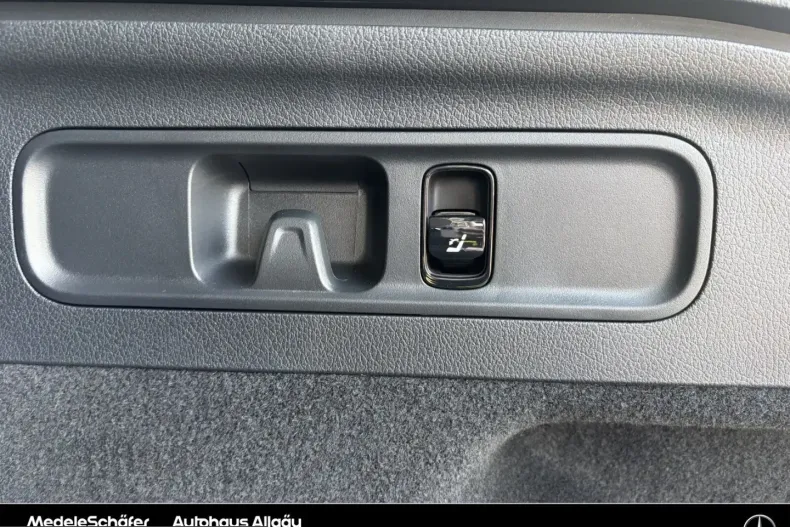Mercedes-Benz GLC 220 (Clasa GLC) din 2025 cu 12.200 km - oferta MER236230 - foto 22