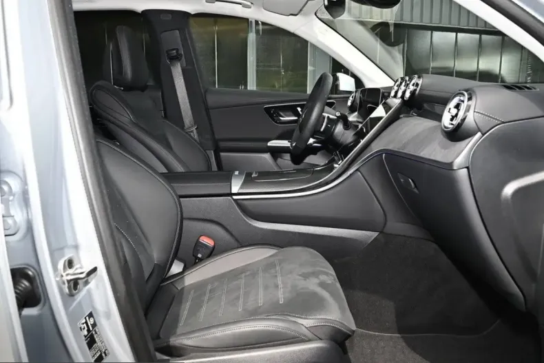 Mercedes-Benz GLC 300 (Clasa GLC) din 2025 cu 5.698 km - oferta MER236236 - foto 5