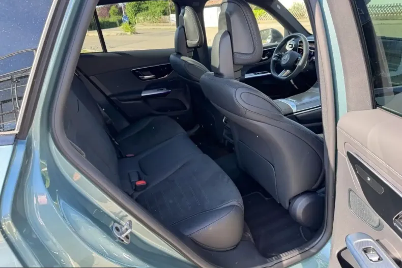 Mercedes-Benz GLC 300 (Clasa GLC) din 2025 cu 28.400 km - oferta MER236238 - foto 12