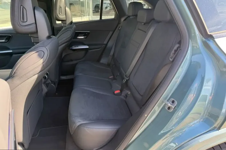 Mercedes-Benz GLC 300 (Clasa GLC) din 2025 cu 28.400 km - oferta MER236238 - foto 13