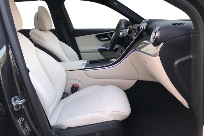 Mercedes-Benz GLC 220 (Clasa GLC) din 2025 cu 24.950 km - oferta MER236248 - foto 4