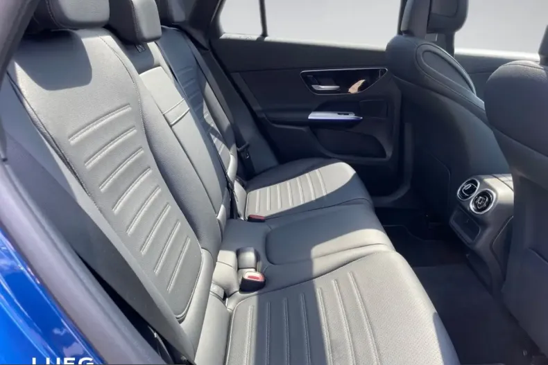 Mercedes-Benz GLC 300 (Clasa GLC) din 2025 cu 12.088 km - oferta MER236249 - foto 13