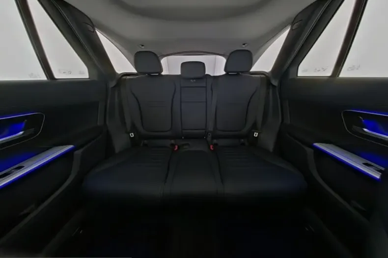 Mercedes-Benz GLC 300 (Clasa GLC) din 2025 cu 32.182 km - oferta MER236251 - foto 9