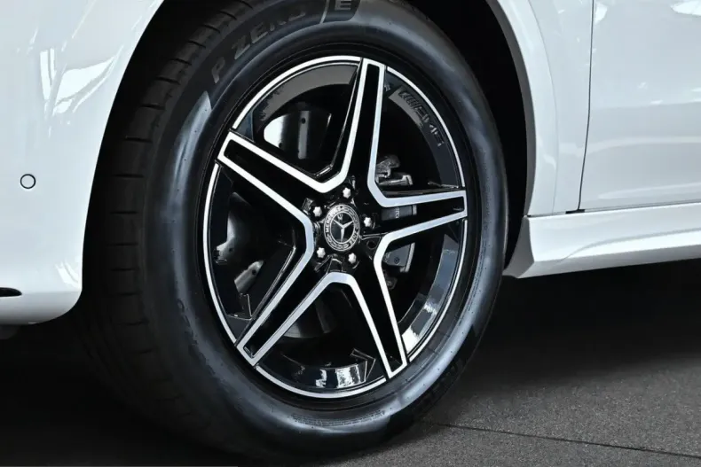 Mercedes-Benz GLE 300 (Clasa GLE) din 2025 cu 3.889 km - oferta MER236257 - foto 9