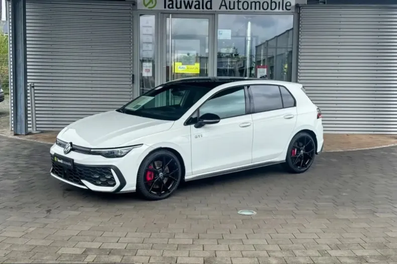 Volkswagen Golf din 2024 cu 25.500 km - oferta VOL236271 - foto 1